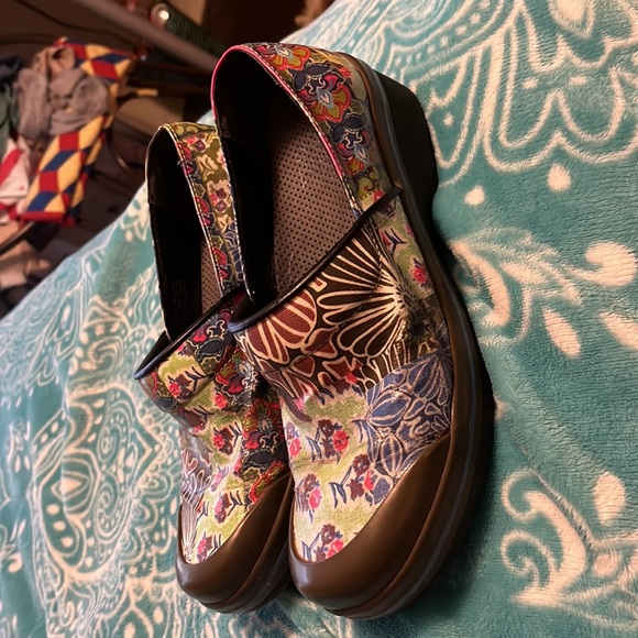 Floral patterned Dansko clogs size 40 🌸 - Picture 5 of 5